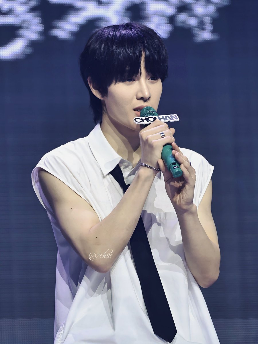 𝐂𝐡𝐢 tweet media