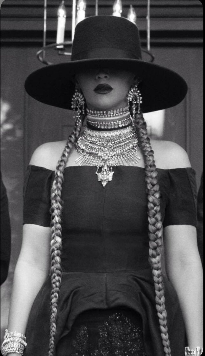 thaartist tweet media