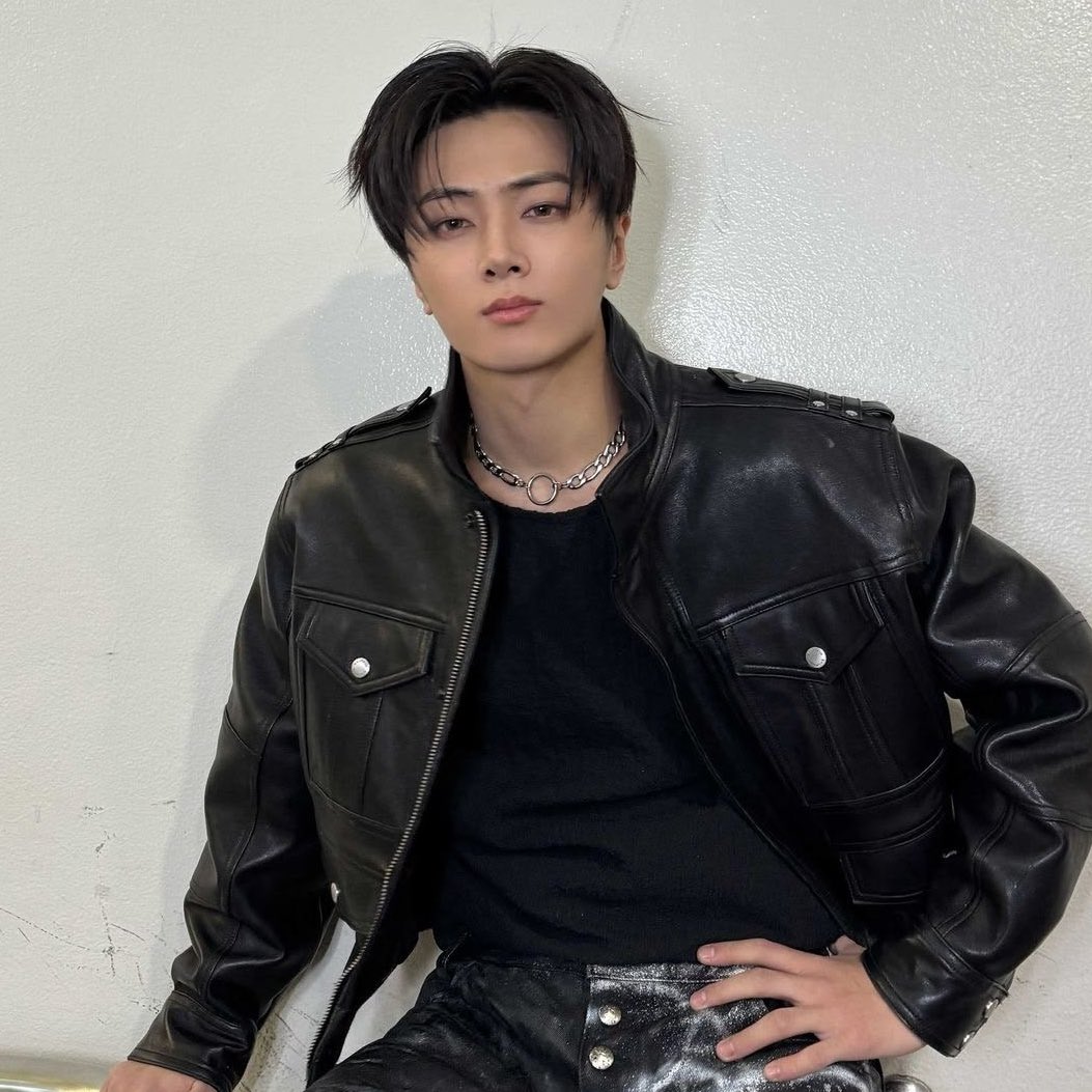 ดีเอฟ tweet media