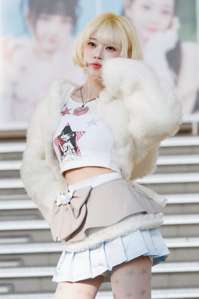 ___2882___ tweet media