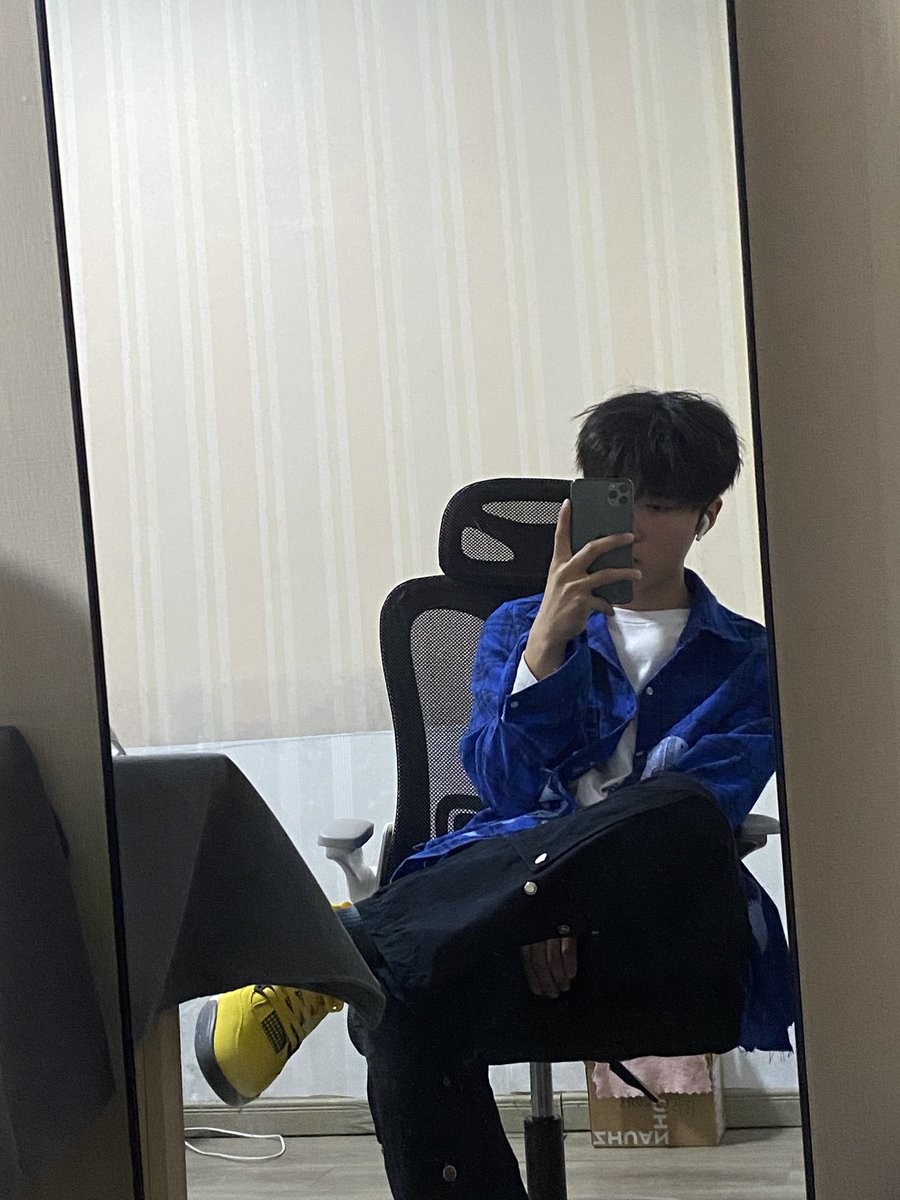 跟我偷情 tweet media