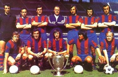 #Efemèride
7/4/1974: A cinc jornades del final, el #FCB de #Cruyff jugador i el Cholo #Sotil guanya la Lliga 1973/74 al Molinón. Mamita, campeonamos!
