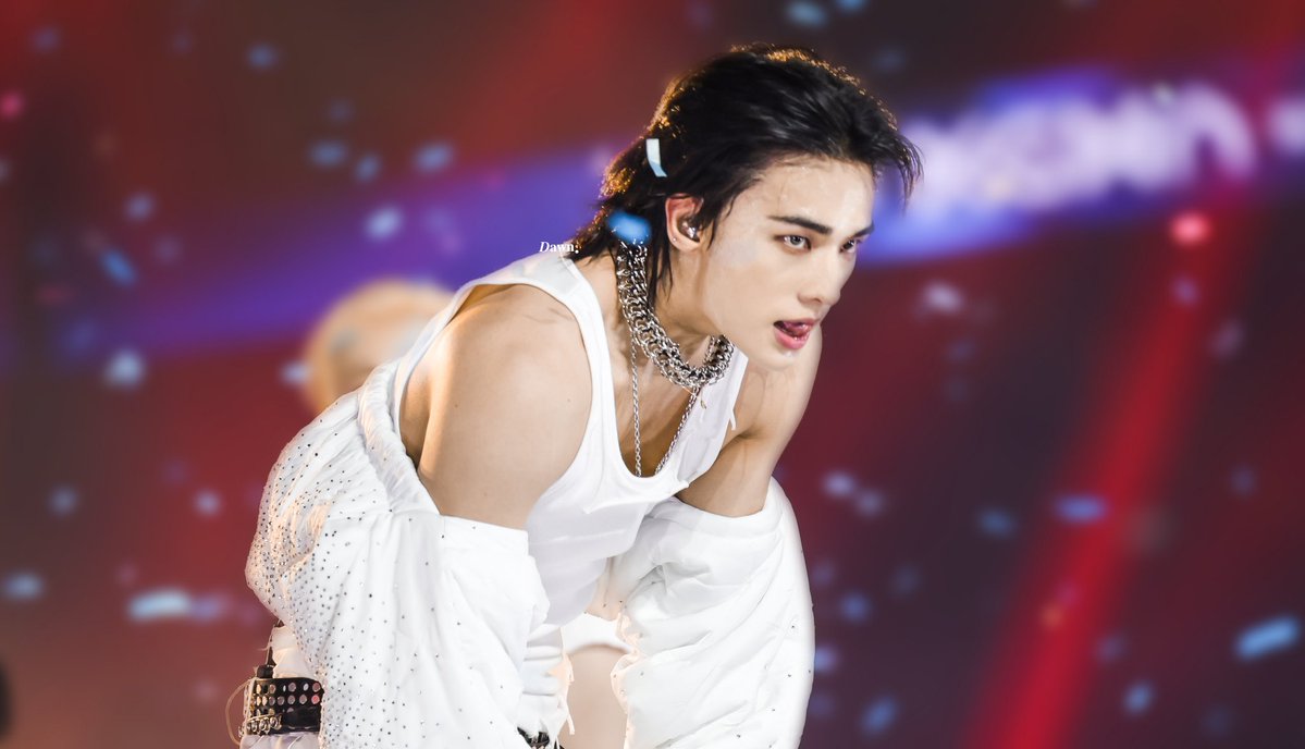 𝑫𝐚𝐰𝐧. tweet media