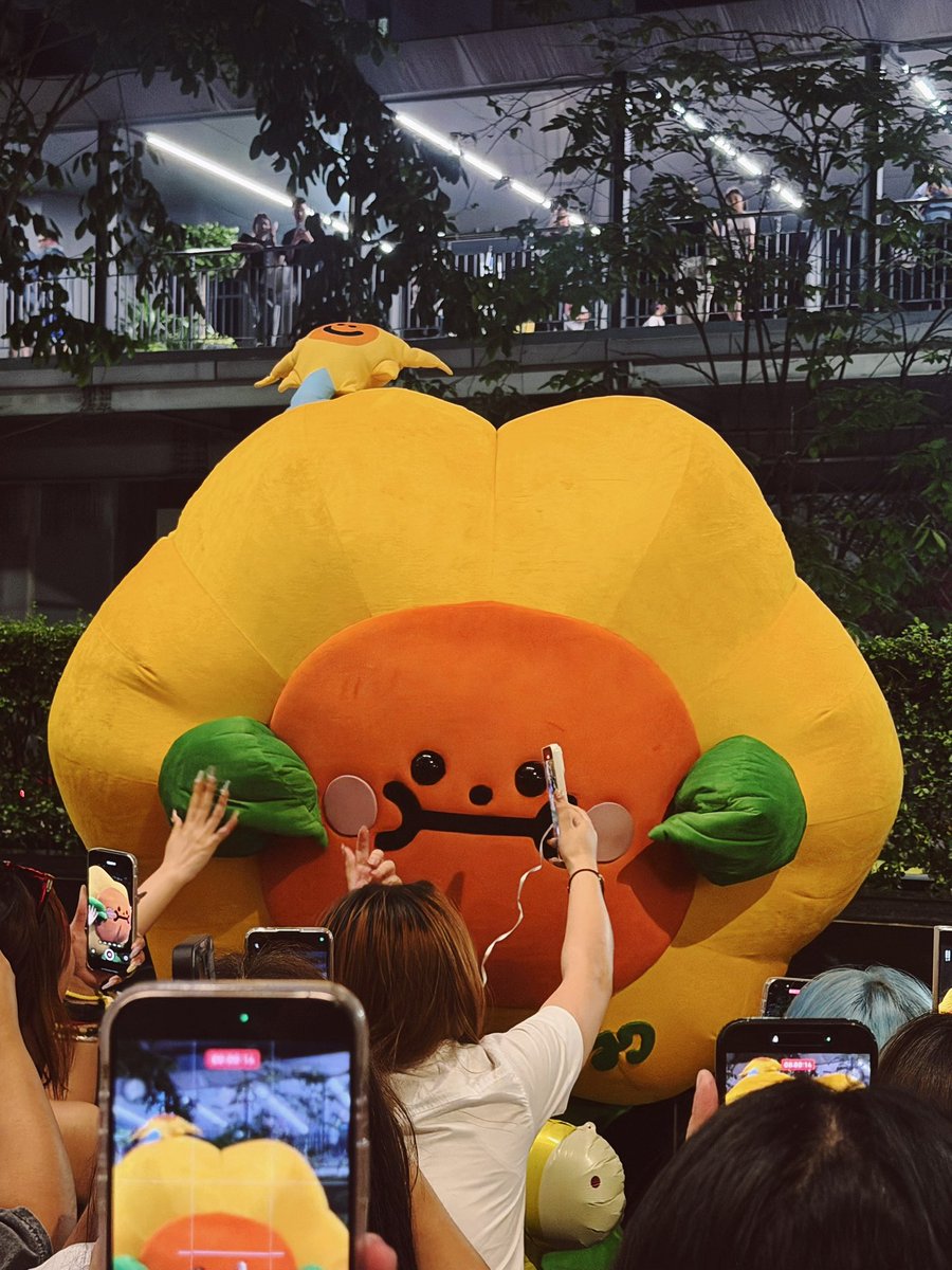ruangnrte's tweet photo. เมื่อฉันไปรวมพลจุงดังครั้งแรกก🌻มีความสุขมากๆที่ได้เจอ ได้ติดตาม น่ารักชะมัด><

 #GMMTVFANIVAL2026xJoongDunk
#joongdunk https://t.co/dnpjl5zEPI