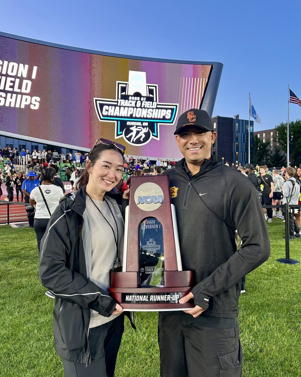 USC_Track_Field's tweet photo. Closing out #NationalAthleticTrainingMonth by highlighting the best in the business, Bronson and Momoe! We can’t thank you enough for all you do ✌️ https://t.co/QLNqCMbd4Z