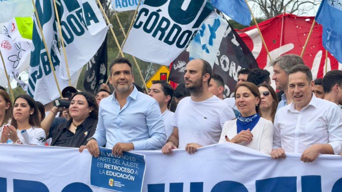 Celebramos el fallo que ratifica la obligación de cumplir con la ley de financiamiento universitario.

Porque hay algo básico en una democracia: las leyes se cumplen.
Y porque el Poder Ejecutivo no puede dejar sin efecto una ley del Congreso con argumentos de menor jerarquía.