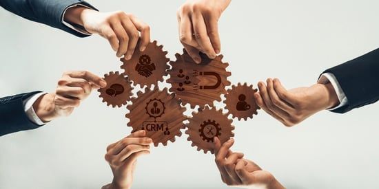 audreytipsfr's tweet image. #CRM 🎴 Le pivot de la collaboration et de l'expérience client
Le CRM est le garant d'une donnée unifiée
Il élimine les doublons et assure une prospection cohérente
Chacun puise dans une base fiable pour une expérience client sans friction
•
🧵 1/3
✍️ @winbound_fr