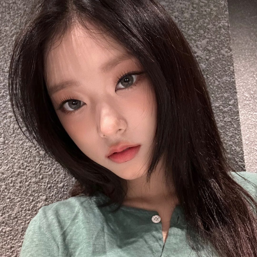 haerin ❦ tweet media