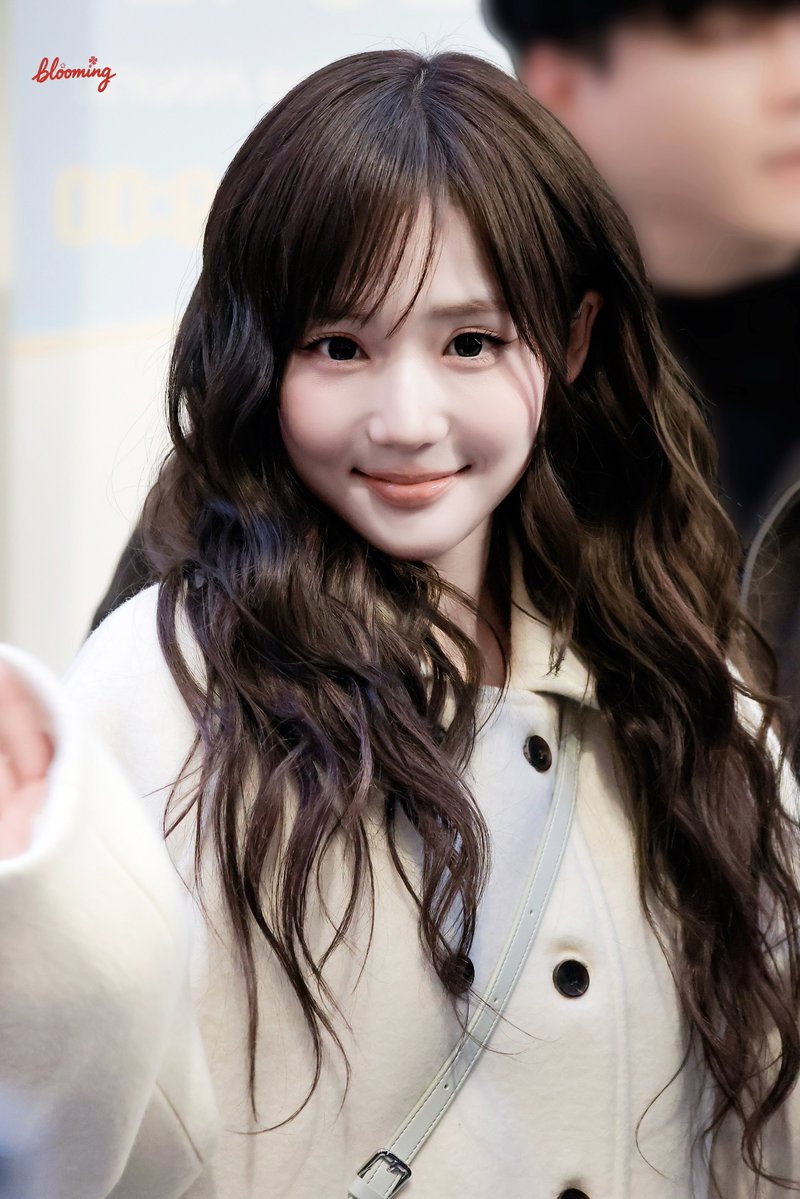 Blooming_F9 tweet media