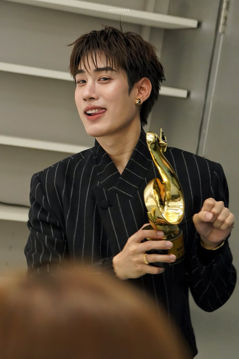 มกว tweet media