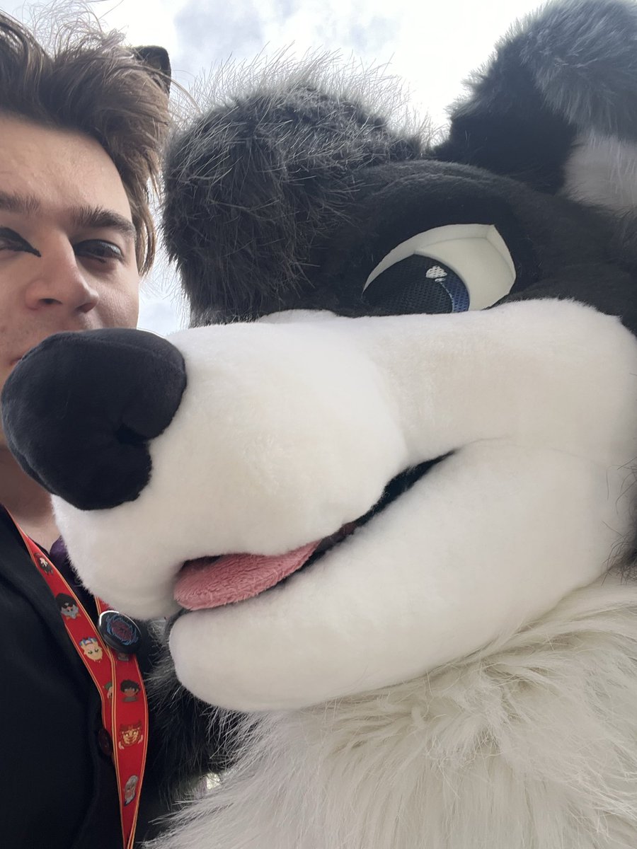 fievol_Official's tweet photo. I’ve been quiet for a bit guys but I’m back! Just having to work on life stuff. But I got a break this last weekend to go to #TFF2026! Ran into some new &amp; old friends! So much fun!

It’s good seeing this funny dog @Sandi_Colli 😄🙌 such a cute guy.🐕 https://t.co/A6HFVh6i9p