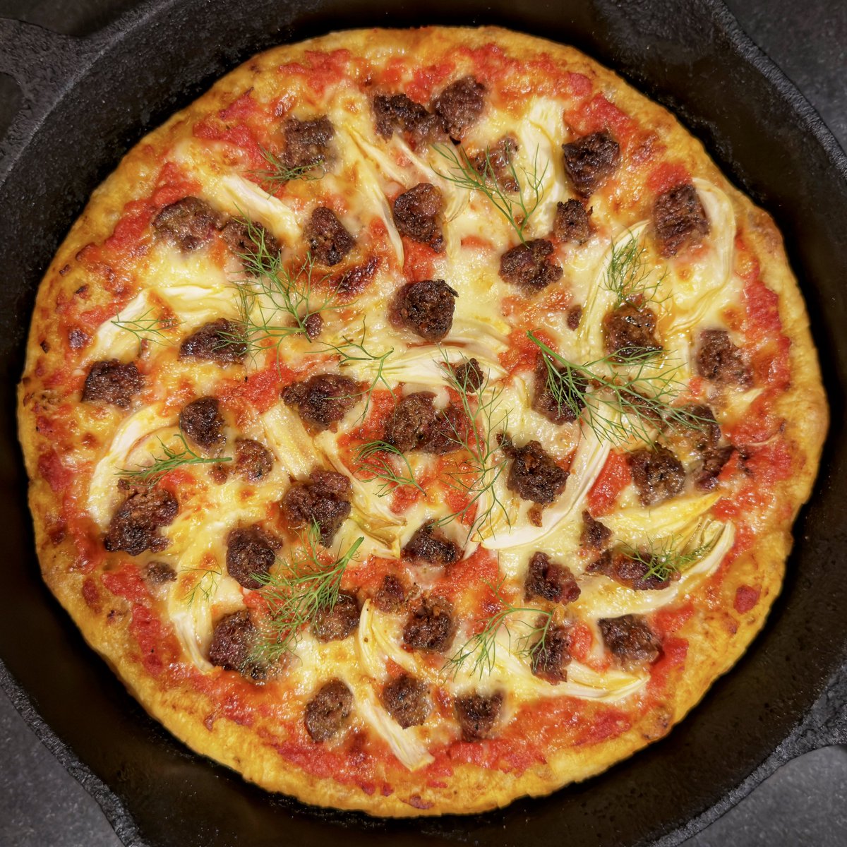 hoarse_radish's tweet photo. Beef merguez and fennel pizza in #ElBarrio.

Topped with #merguez and fennel, this is a play on #lahmacun, the Turkish hawker snack. I can't say I've had it on the streets of Türkiye (I've never been there), but I can say I've had it on the streets of Queens!

#foodie #sourdough https://t.co/LMEBnKdZyu