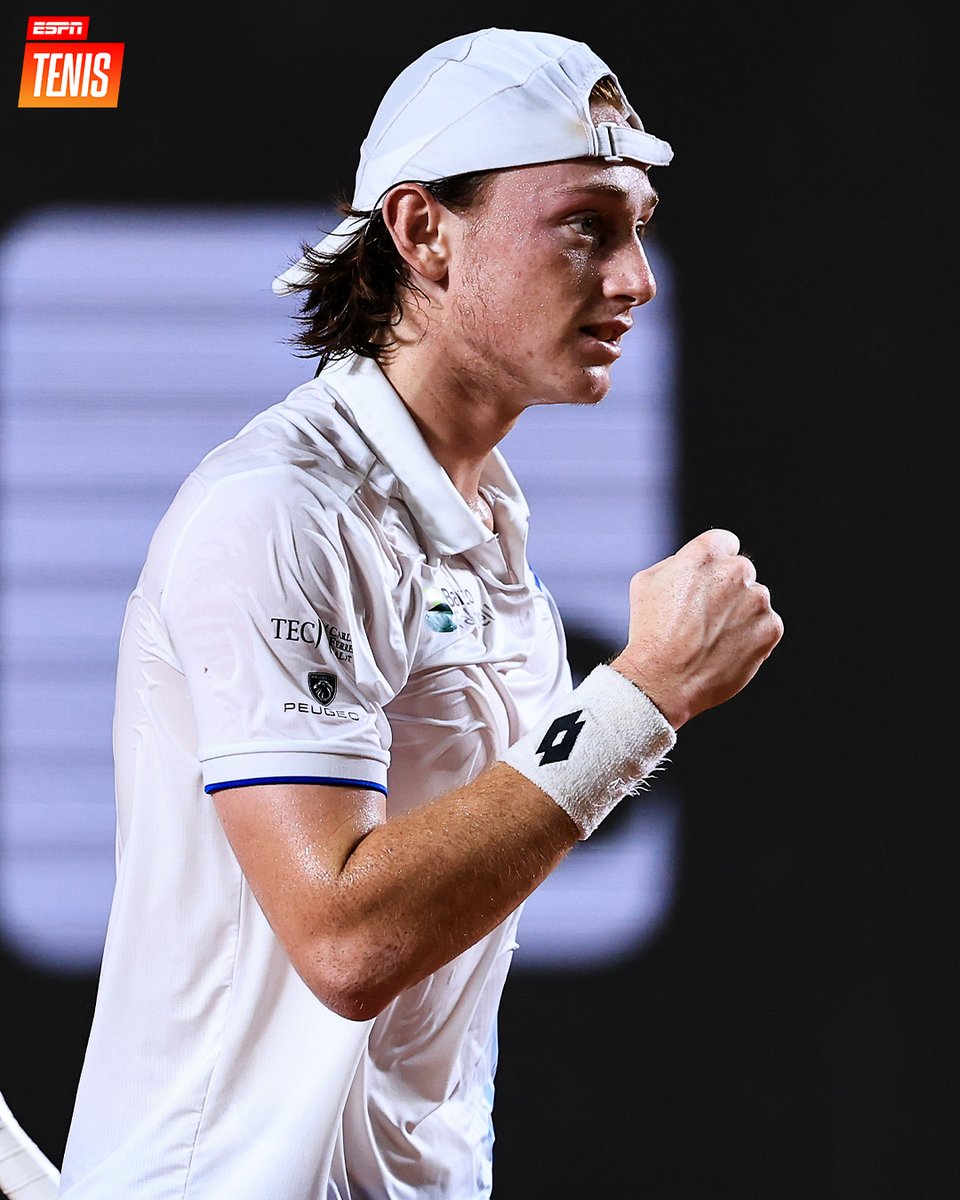 ESPNtenis's tweet photo. ¡TRIUNFAZO DE BUSE EN MARRAKECH! 🇵🇪👏

El peruano se anotó una trabajada victoria por 7-6 (5), 6-7 (2) y 6-4 sobre Matteo Berrettini para avanzar a la segunda ronda del ATP marroquí. 💥

🔜 Espera por el ganador de Skatov - Ugo Carabelli. https://t.co/2pPY1Kk7CE