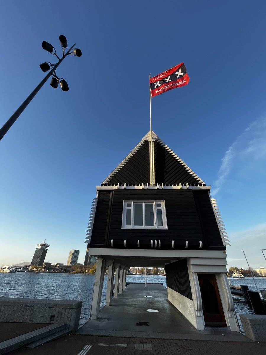 Supersneuperzeesluis des vaderlands tweet media