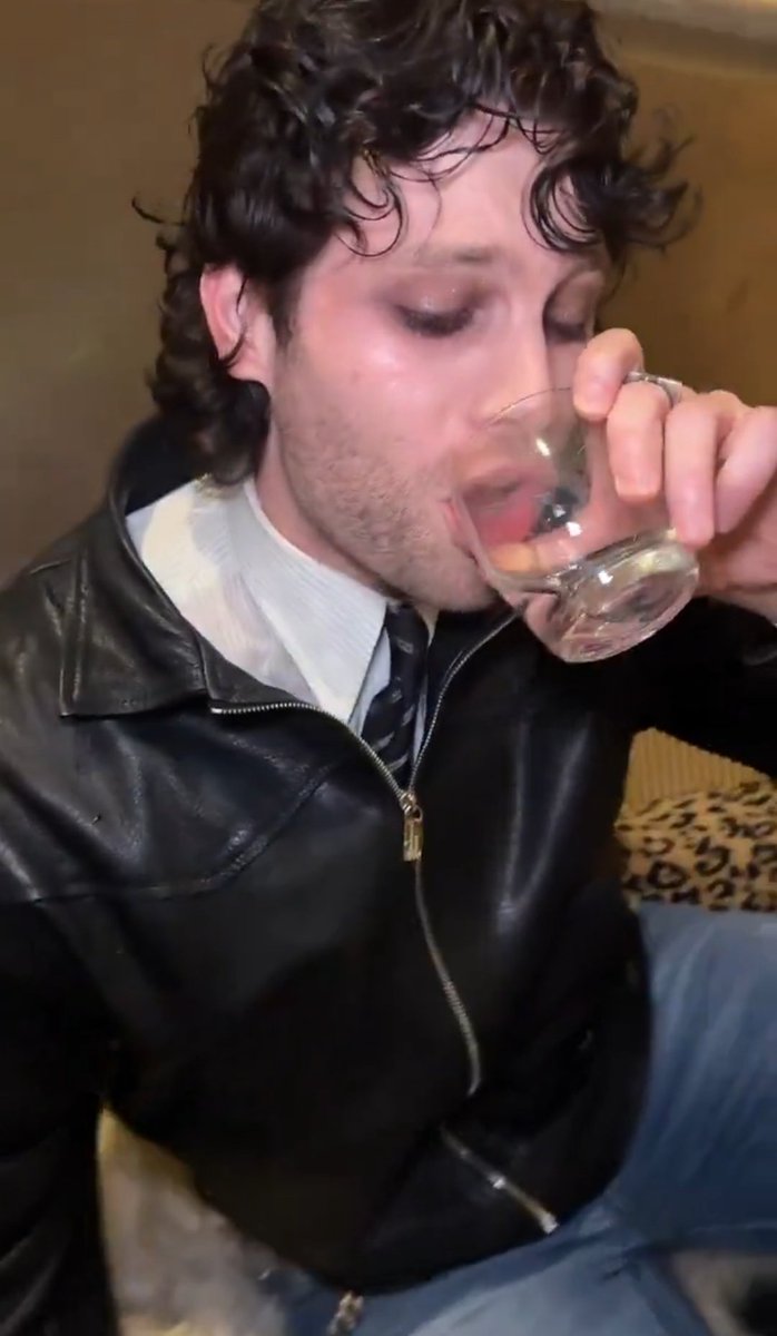 bea ★卌 tweet media