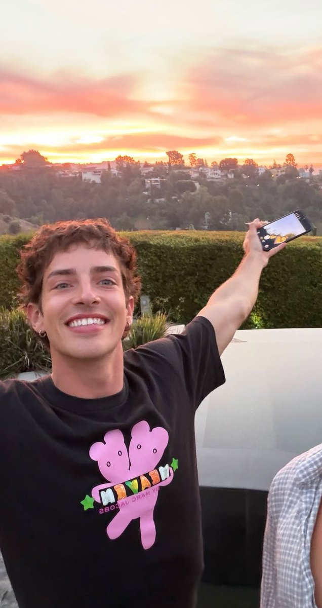 Manu Rios Archive tweet media