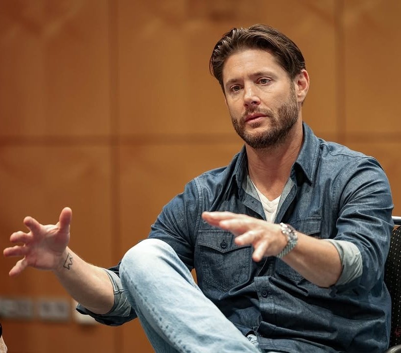 Hourly Jensen Ackles tweet media