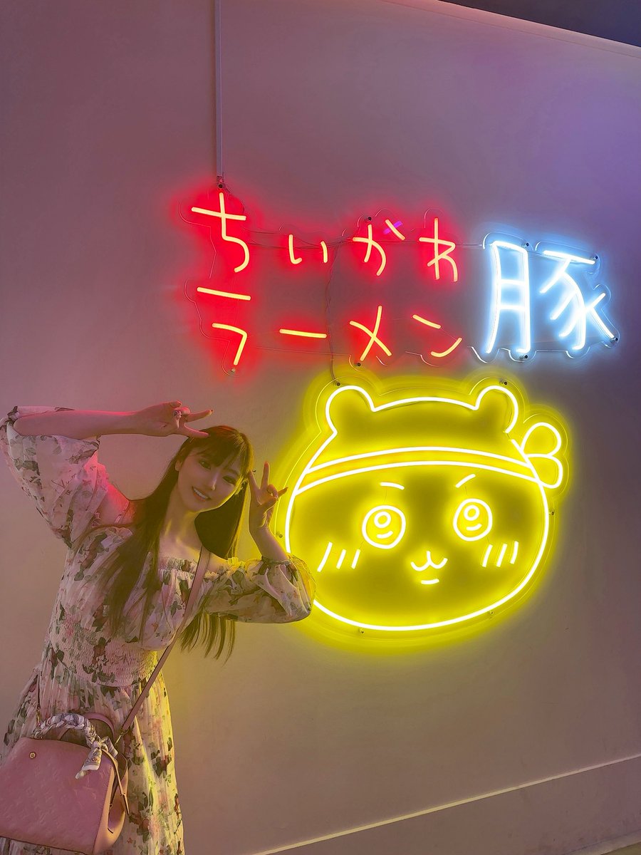 百合野 千華 tweet media