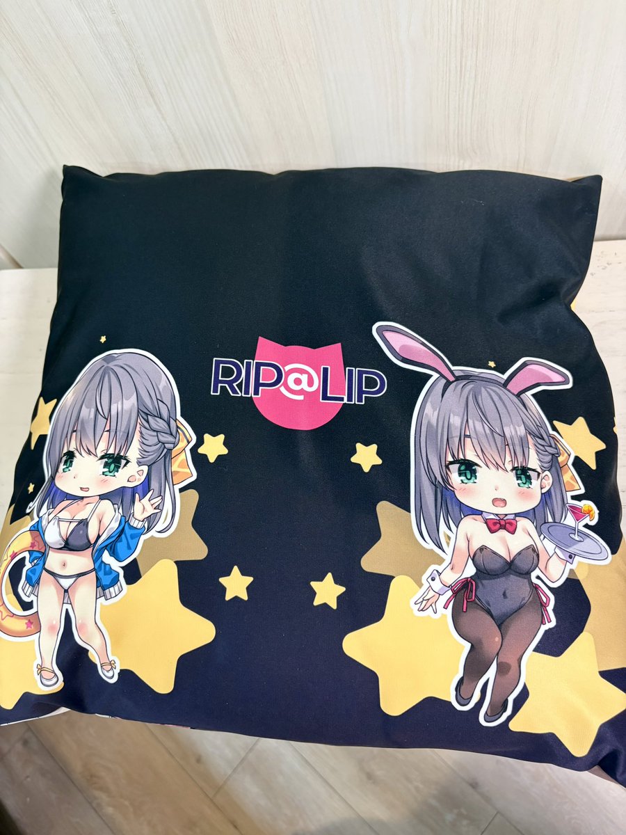 ファンミーティングのゲーム景品クッションが届きました✨印刷も手触りもいい感じです☺️こちらも近日中に発送します❣️ 