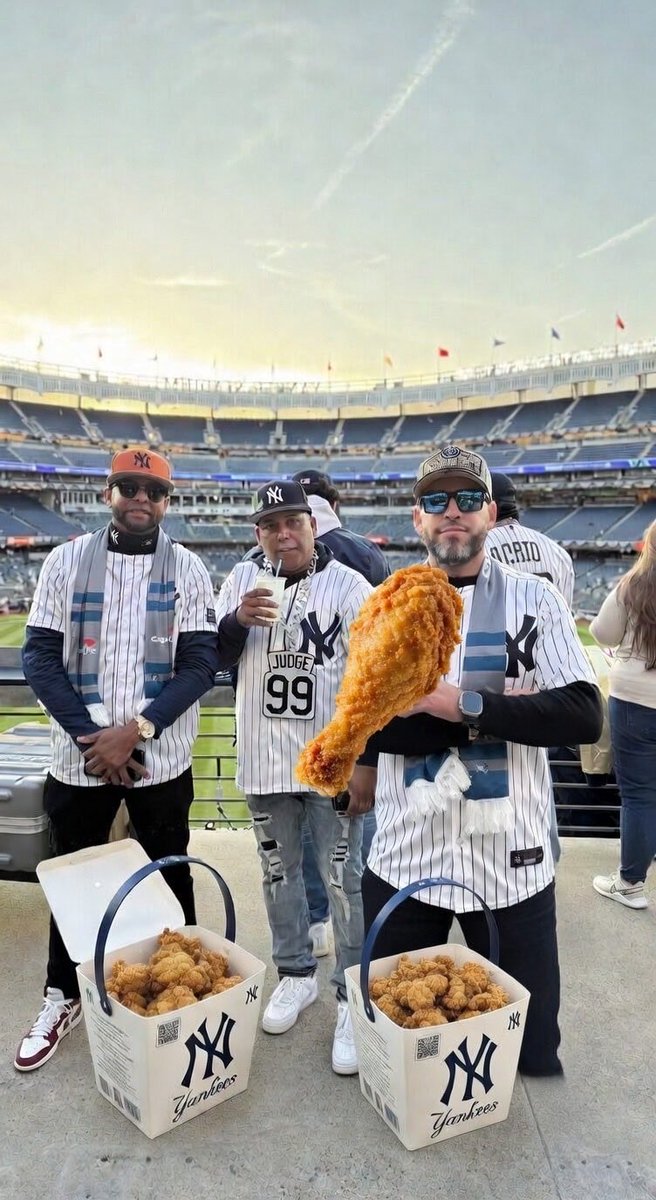 Thehooksteak's tweet photo. Me enviaron esta foto del @ElCentelField Pónganse claro 😂 https://t.co/lL68dZKxKC