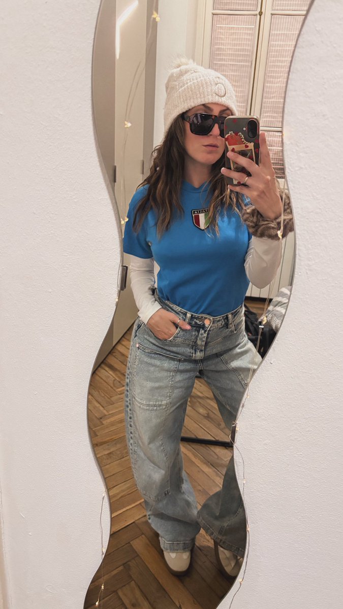 crys; 🏈 tweet media