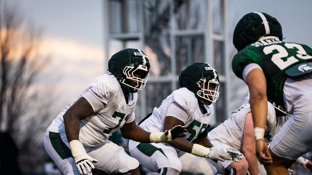 MSU_Football's tweet photo. Early mornings in EL https://t.co/wO1gqx1KQa