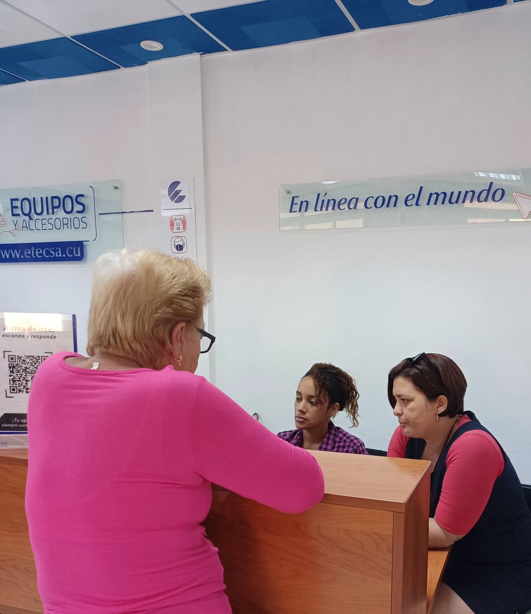 Miredna1's tweet image. La actividad comercial en #Bayamo garantiza la preparación de los estudiantes del nuevo curso para Ejecutivos Comerciales  con un proceso integral que busca dotarlos de las habilidades, conocimientos y actitudes necesarias para un futuro desempeño 
#Etecsa
@BayamoComercial