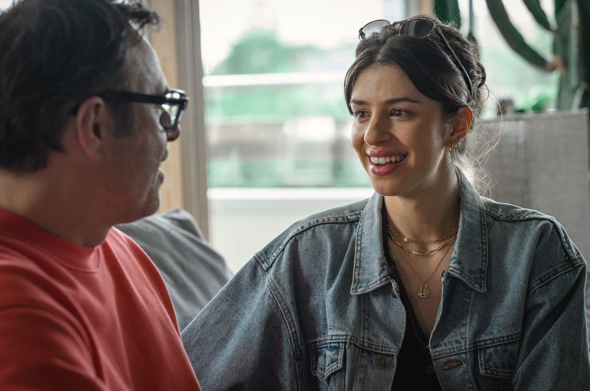 We’re getting the first look at ‘Alice and Steve,’ Hulu’s upcoming comedy series starring Jemaine Clement and Nicola Walker, from ‘Baby Reindeer’ producer Clerkenwell Films deadline.com/gallery/alice-…