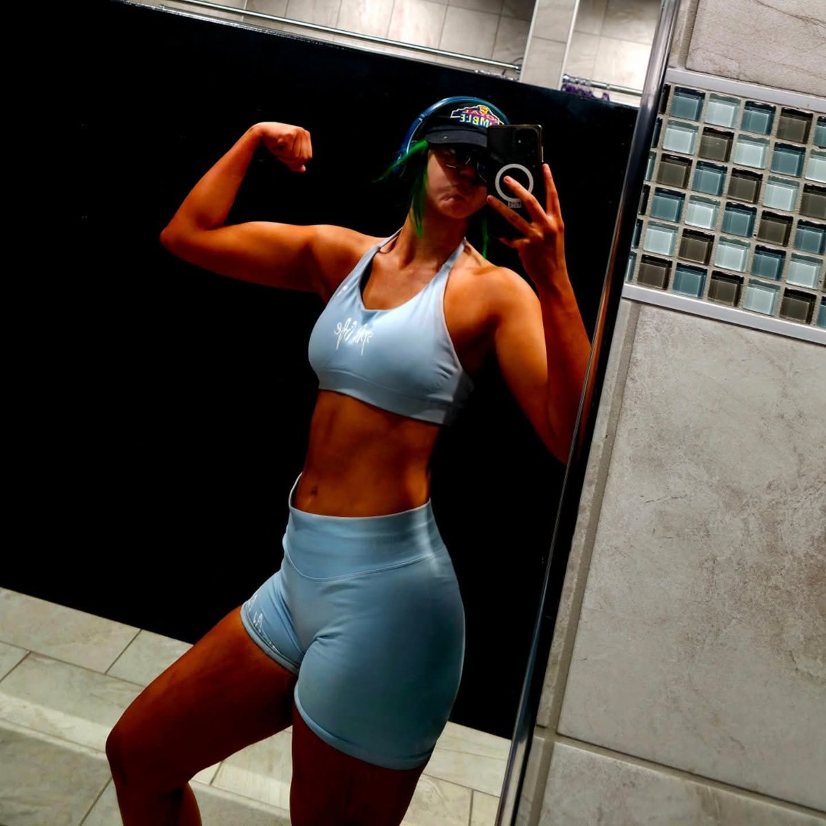 あなたのヒーロー Airica-Demia UwU. 👉😉 tweet media