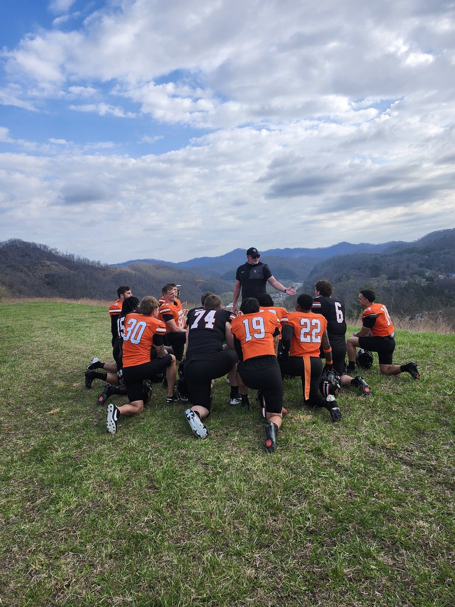 UPIKE FOOTBALL tweet media
