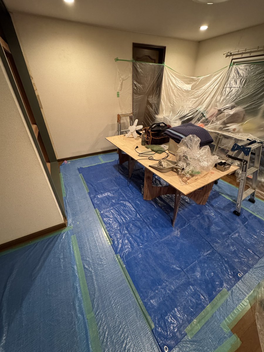 スタジオを別の部屋に移転中なのですが、昼間は工事が入ってて落ち着いて作業出来ないのでバリバリ夜型になっております！