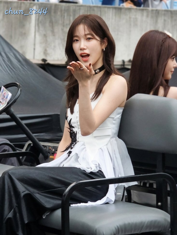 251206 AAA
예쁜 즈하공주♡ 🥰

#AprilFoolsDay #만우절
#LE_SSERAFIM #카즈하 #KAZUHA