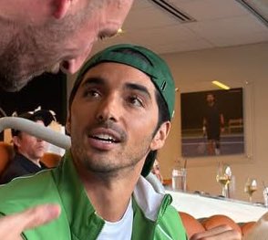 the backward hat makes him look even hotter what is this sorcery