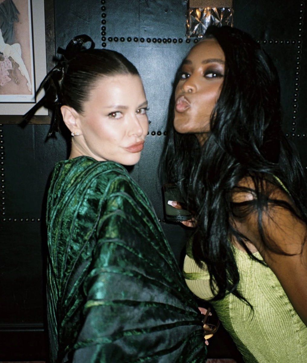 baehisn's tweet image. #queens