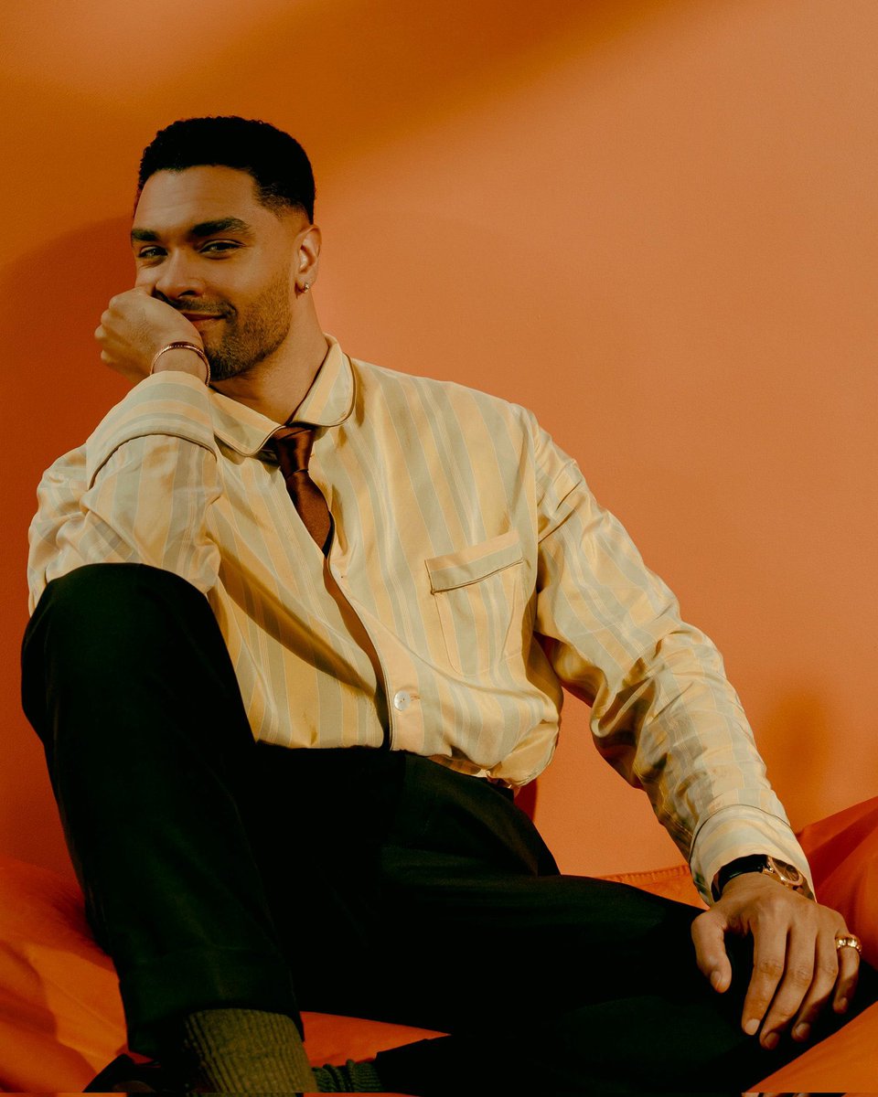 SinnamonSCouture tweet media