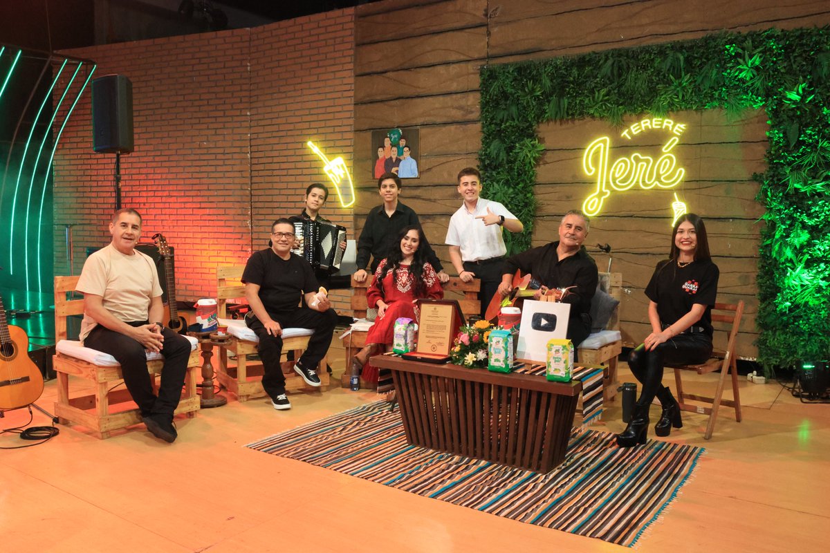 tererejerepy's tweet image. ¡Equipo completo ñai hina! 🤩 ¡Peguahe!

#tererejerepy por #telefuturopy