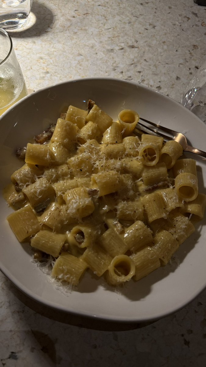 reee reee✨ tweet media