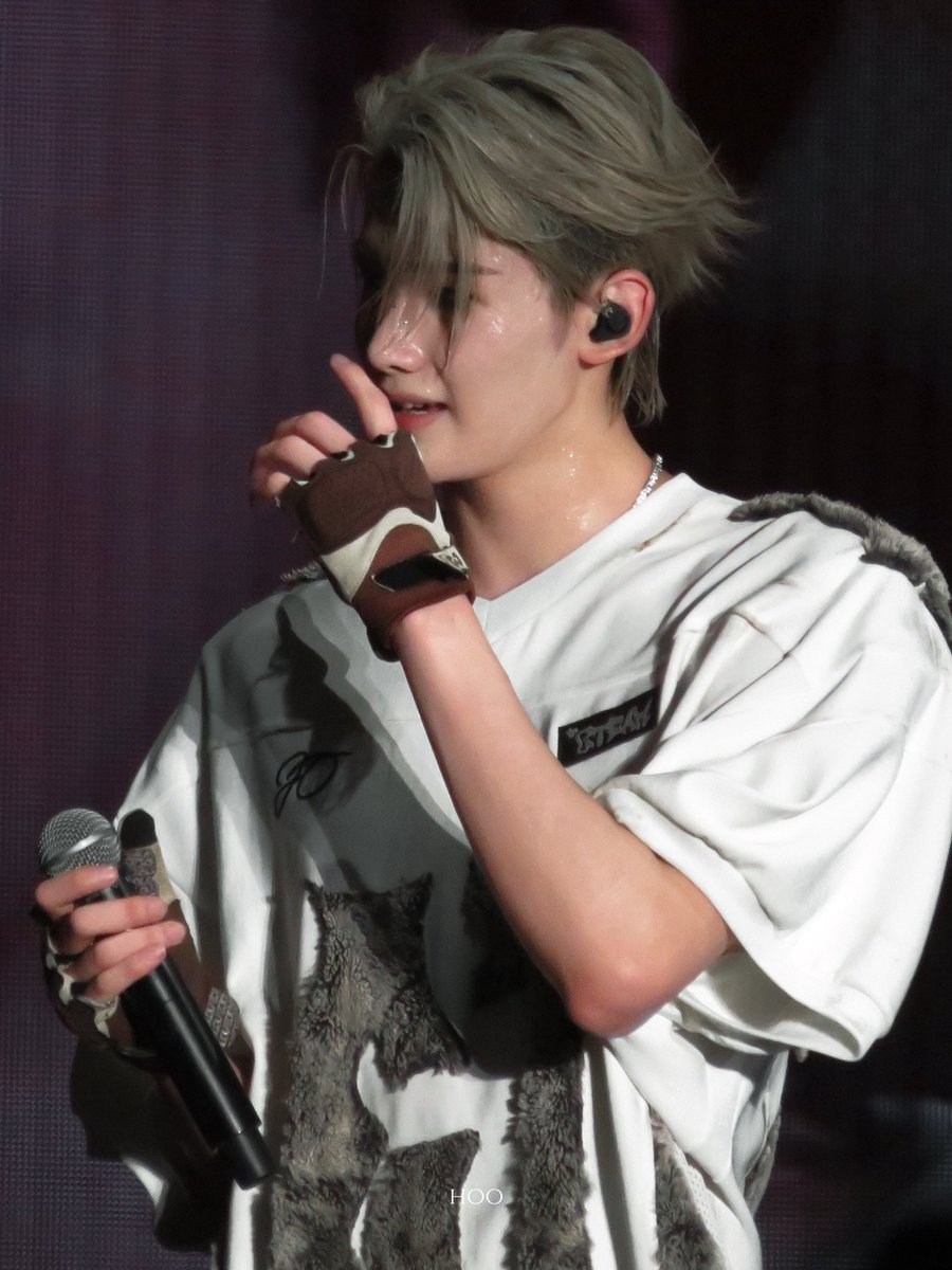 ·𖥦· tweet media