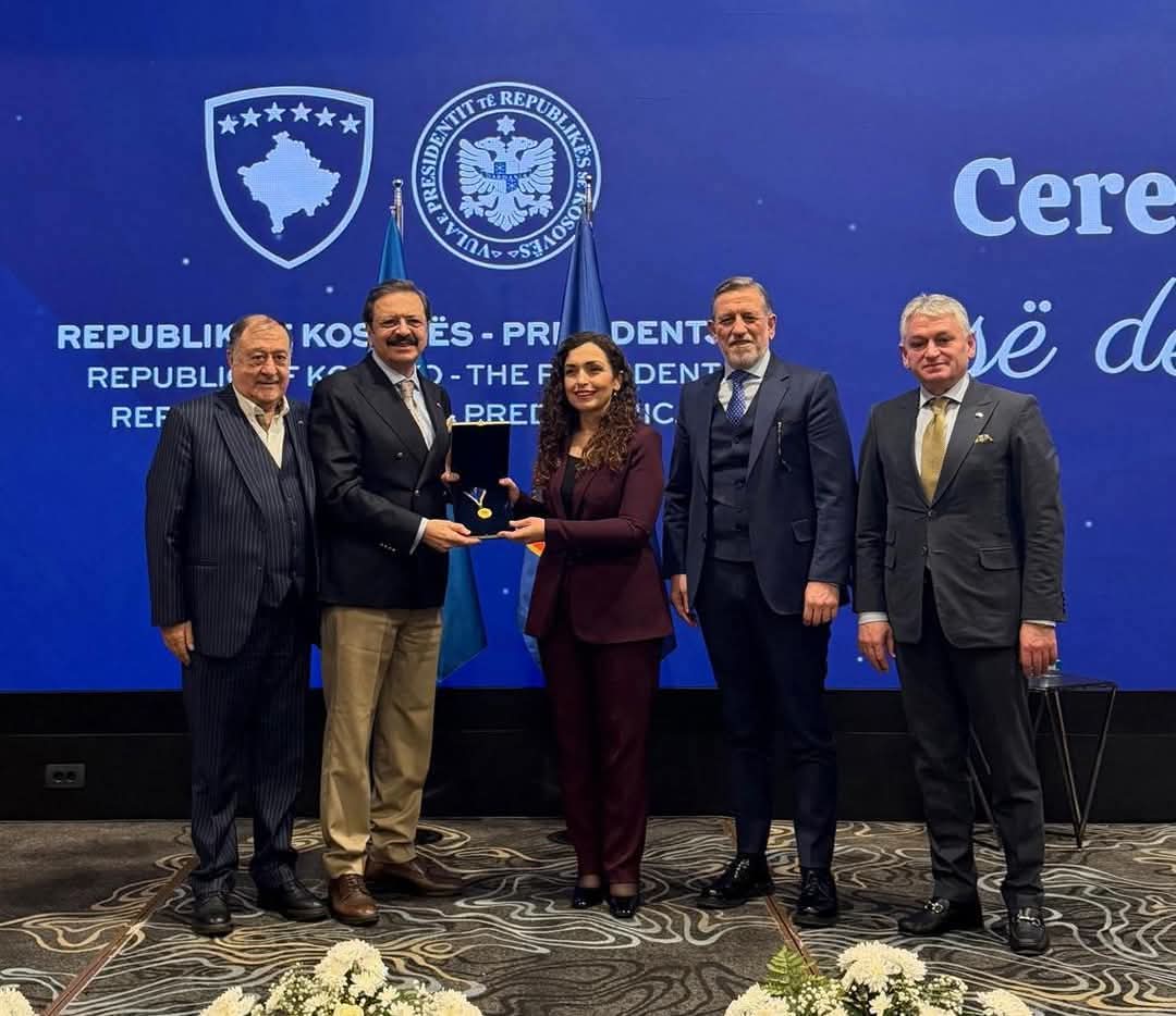 TasbasAydn's tweet photo. Gurur @RHisarciklioglu Türkiye - Kosova ekonomik ilişkilerine yaptığı katkılar nedeniyle TOBB Başkanımız Sayın M.Rifat Hisarcıklıoğlu'na  yüksek devlet nişanı  "Cumhurbaşkanlığı Liyakat Madalyası" ile onurlandırn Kosova Cumhurbaşkanı Sayın Vjosa Osmani’ye şükranlarımızı sunarız https://t.co/TcOV8XebJa