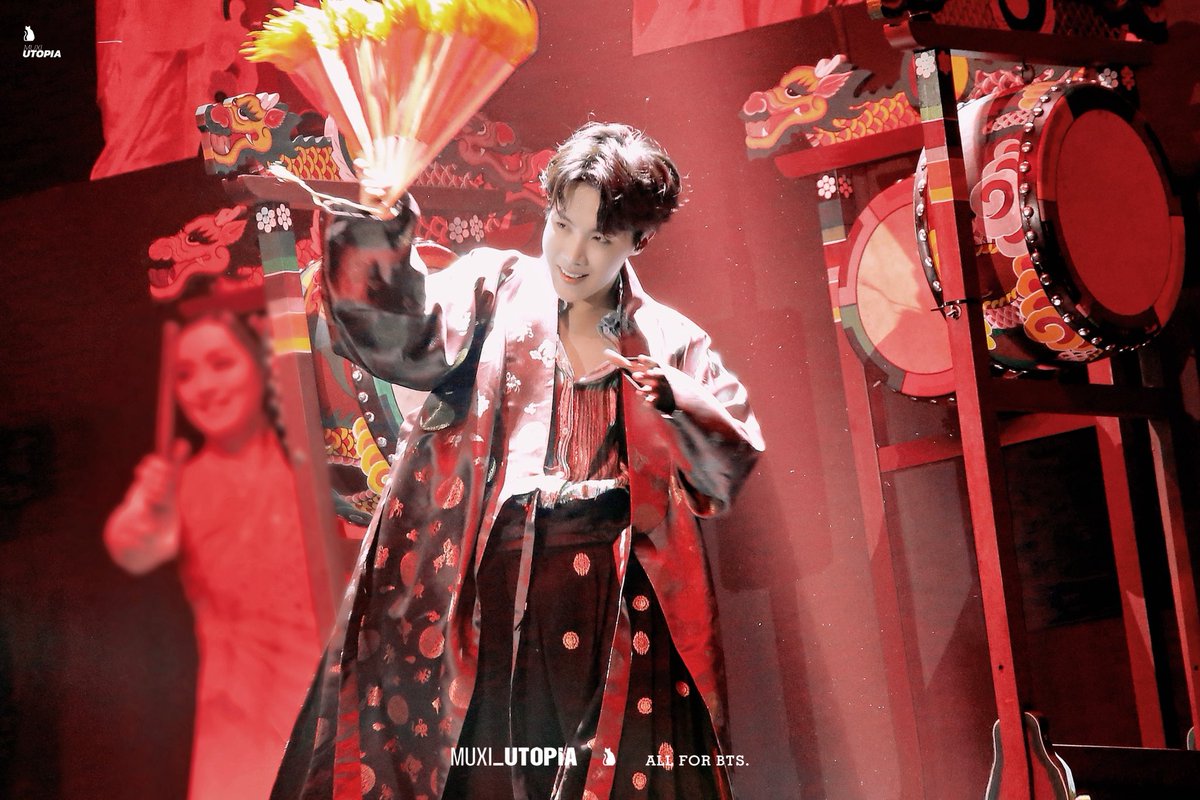 MX_UTOPIA's tweet photo. 181201

#AprilFoolsDay 
#JHOPE #제이홉 #정호석 https://t.co/V4i4qpSOhE