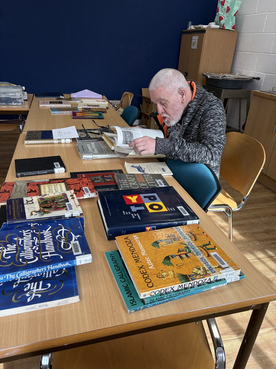 CreativeCallig's tweet photo. The calligraphy cupboard shelves are bulging with new books thanks to the International Research Centre for Calligraphy at @sunderlanduni - fortunately I have three calligraphy groups to share these donations with! 📚 

https://t.co/09U7G4Rj2f https://t.co/Qm8smKCrSw
