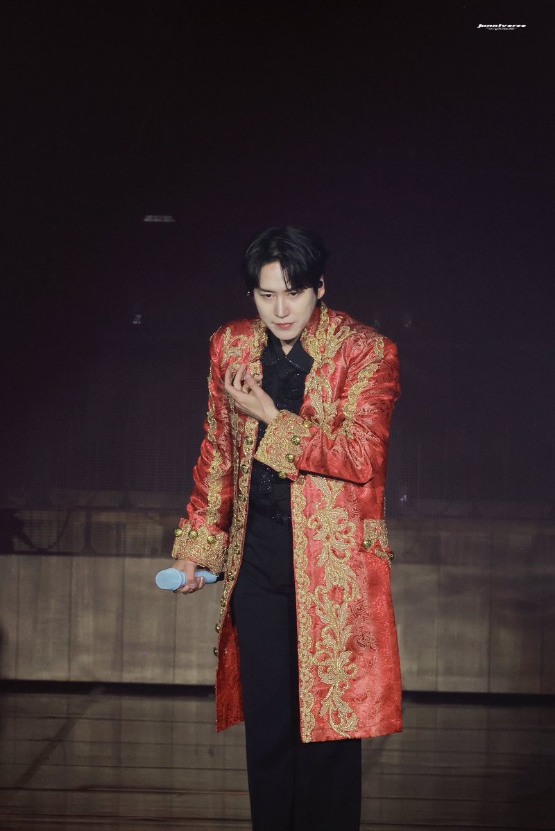 junniverse tweet media