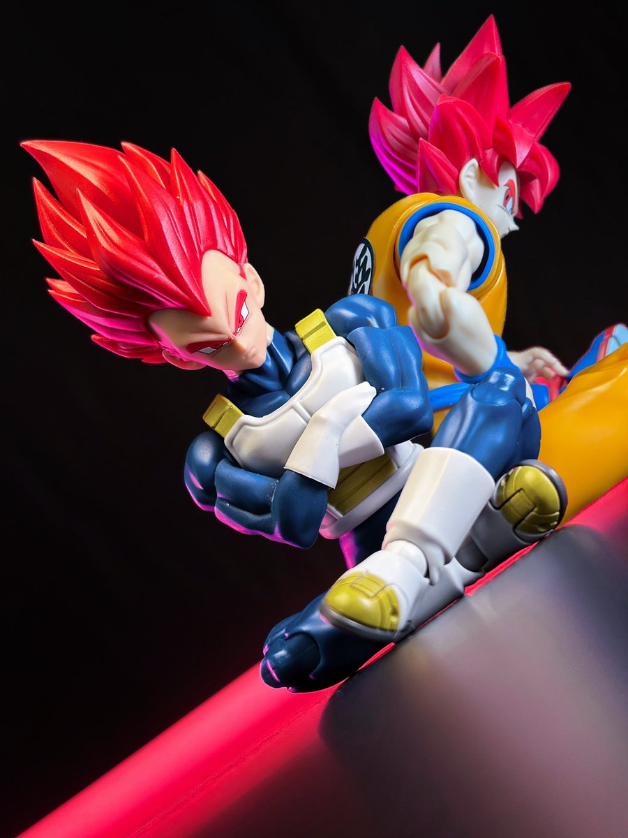 Furakusu tweet media