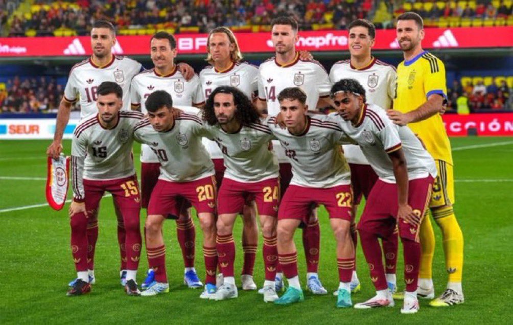 عمرو tweet media