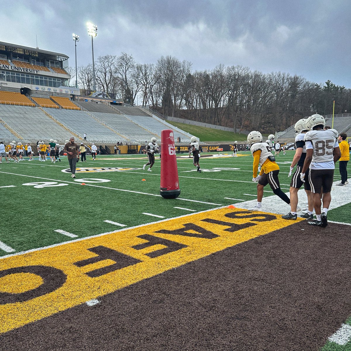 CodyVincent's tweet image. Elite day of spring #MACtion up in Kalamazoo with @WMU_Football! 🏈🧠

Also great to reconnect with former @RazorbackFB player, @RoyalGreen25! Go dominate this season! #GRIT 💪🏼😤
