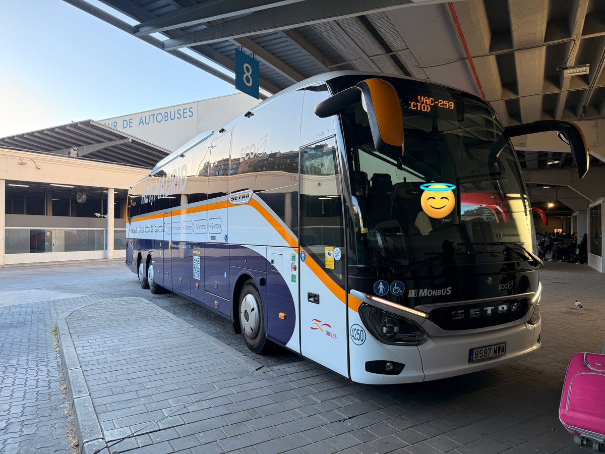 lidiamreyes114's tweet image. Seguimos con el bono único y esta vez a tocado viaje en varios transportes : ALSA, Renfe MD y Monbus. 
📍Madrid - Valladolid 
📍Valladolid - Salamanca 
📍Salamanca - Madrid 
Me ha gustado mucho la ruta 🤭🥳🚌🚂.
#viajes #bus #tren