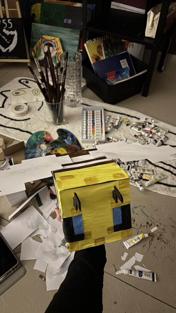 Lokila🐝 tweet media