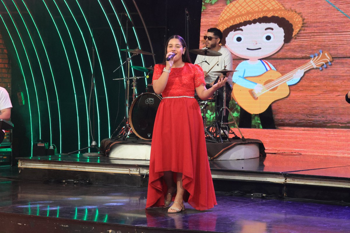 tererejerepy's tweet image. ¡Pipu! ¡Nuestra estrella infantil Samira Sánchez nos deleita con su talento! 🎶

#tererejerepy por #telefuturopy