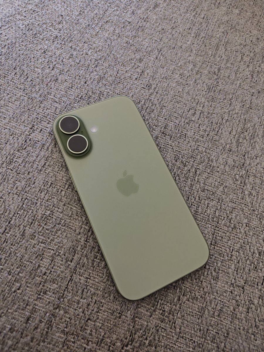 Brown and Desi tweet media