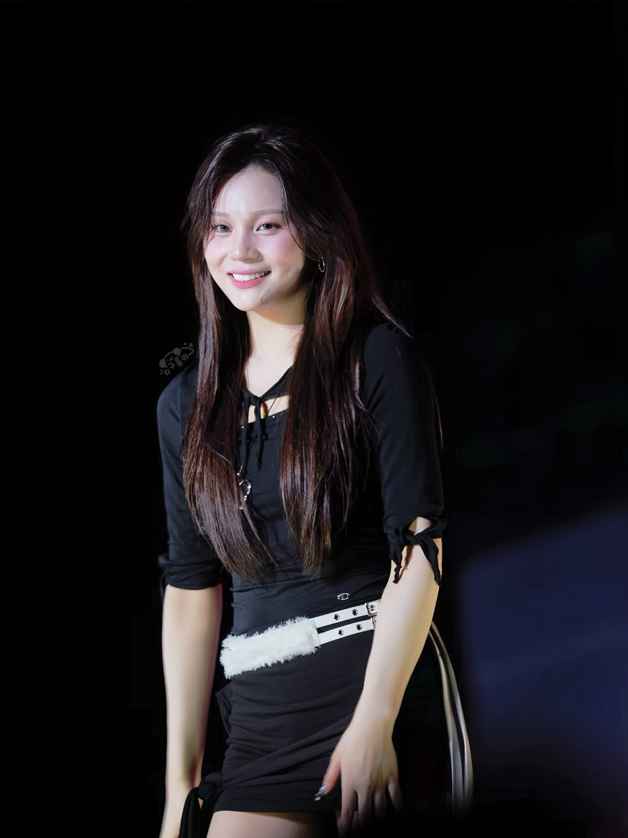 _guleummi_'s tweet image. 20260315
Sakura festival🌸

#VIVIZ
#UMJI #SinB #Eunha
#AprilFoolsDay #만우절